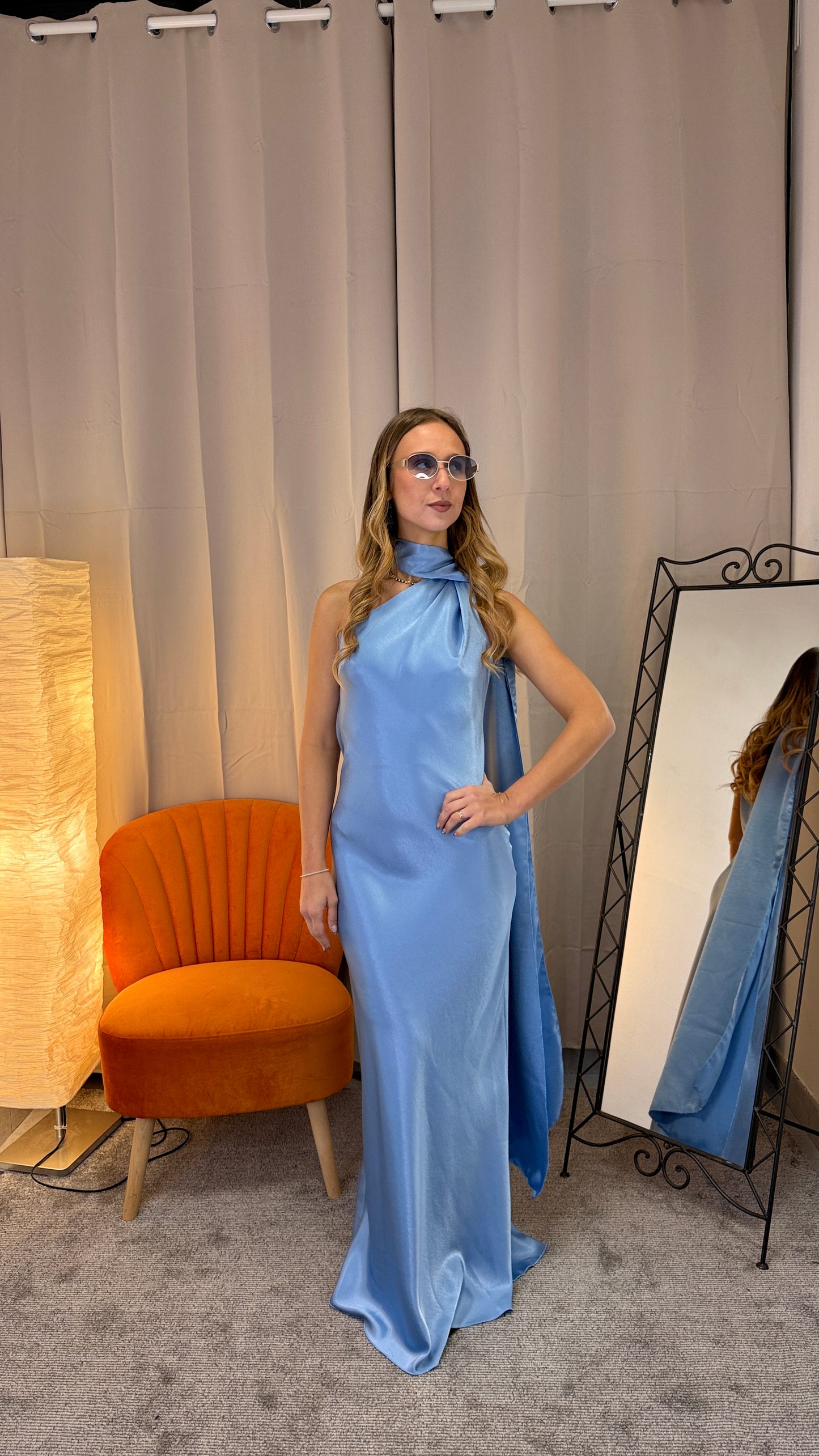Abito Lungo Satin Monospalla con Sciarpa – Azzurro
