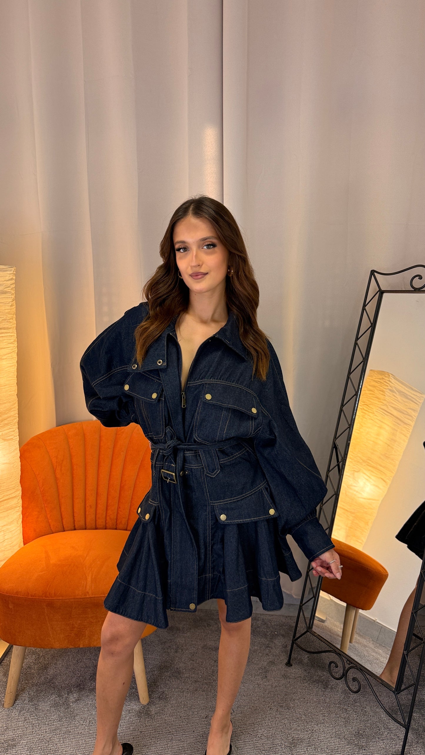 Abitino jeans zip frontale – dettaglio gonna plissettata