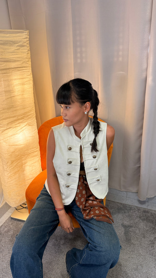 Gilet smanicato avorio con bottoni