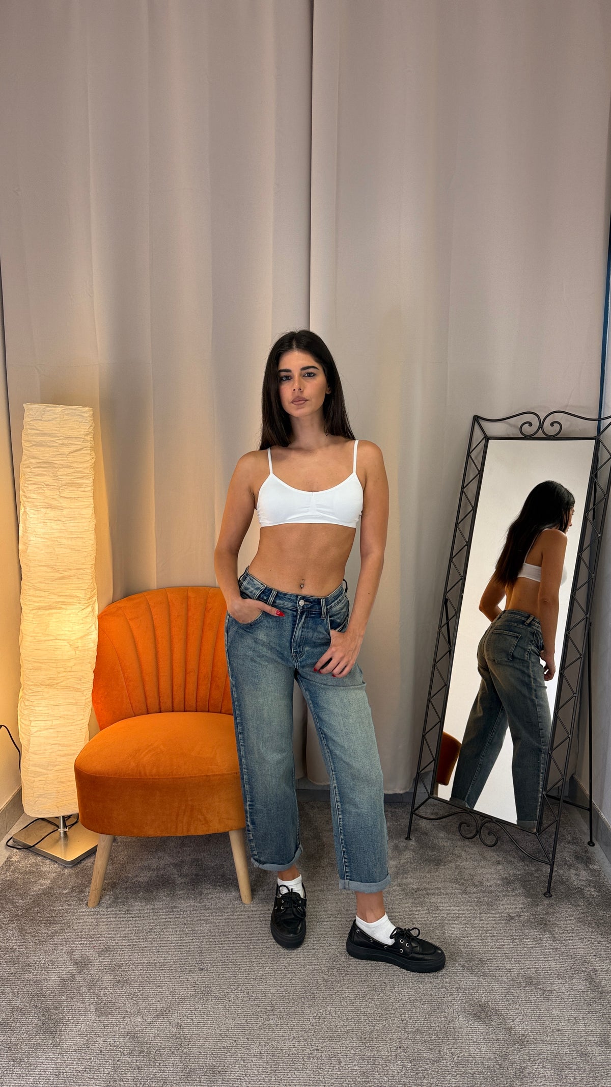 Jeans donna in denim azzurro dal fit semplice e elasticizzato