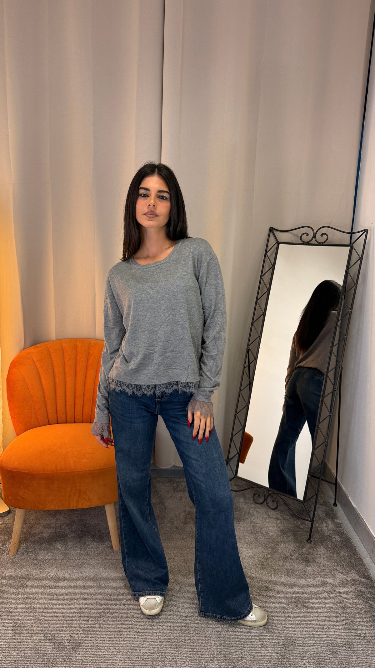 Maglioncino con pizzo grigio
